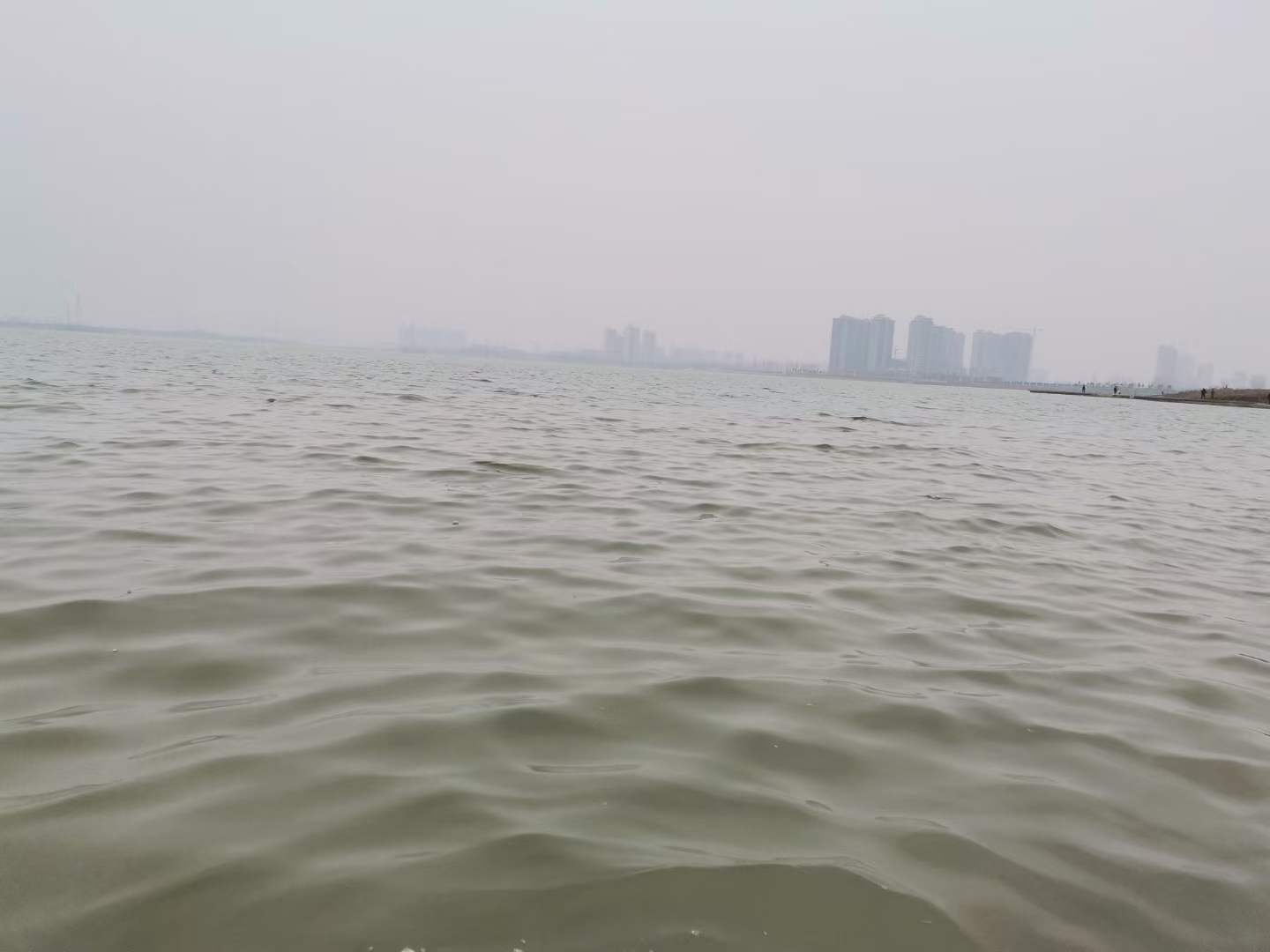 24小时全景式监测 云南为九大高原湖泊配备200个“电子湖长”