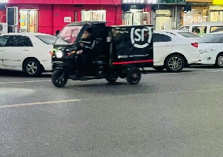 快递单上有二维码“小广告” 消费者应保持警惕